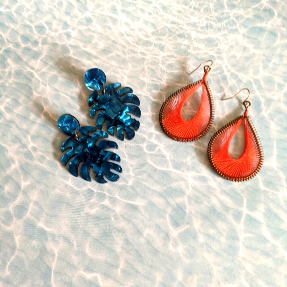 2 pairs Dangle Earrings